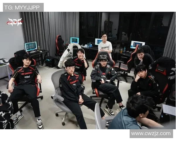 电竞新闻英雄联盟评论JDG战队在赛季转换中的得失分析与未来展望